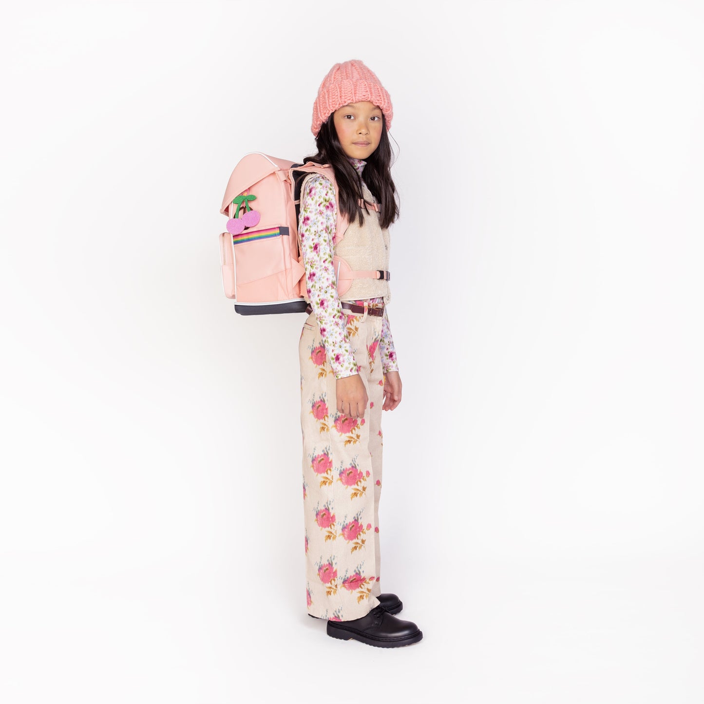 Ergonomic backpack Lady Gadget Pink for girls from the first year of primary school onwards. The load-bearing system transfers 50% of the weight to the hips.