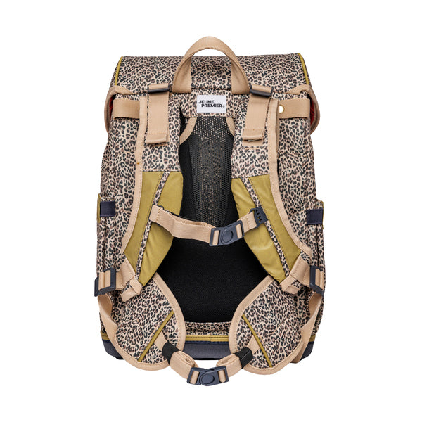 Discover the Ergomaxx Leopard Cherry, the most ergonomic and durable backpack in the world for girls aged 6 to 10.