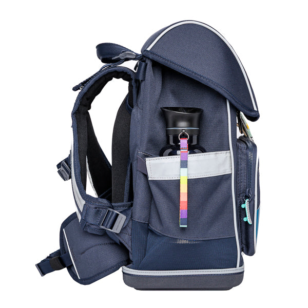 Discover the Ergomaxx, the most ergonomic backpack in the world for boys aged 6 to 10. The Mr. Gadget design full of cool gadgets is a Jeune Premier bestseller for boys.