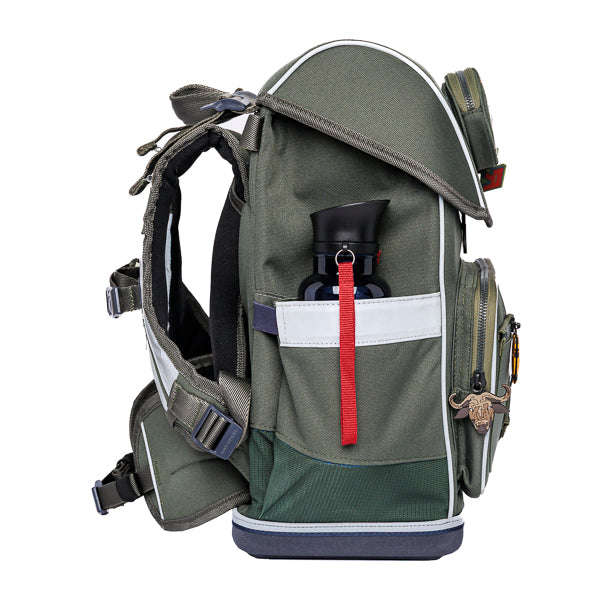 Discover the Ergomaxx Big Five, the most ergonomic and durable backpack in the world for boys aged 6 to 10. The khaki Big Five design is the all-time bestseller for boys.