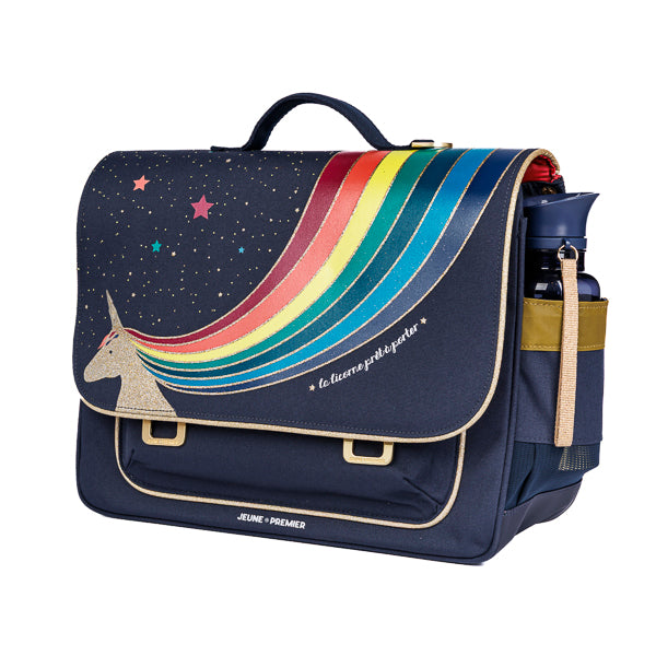 Trendy schoolbag for children from 6 to 8 years. This midi “it-bag” is a real back-to-school essential. Design: Unicorn Gold.