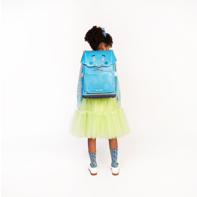 Ergomaxx BFF Blue. Ergonomic, trendy backpack for children from 6 years. Looking for a bag with beauty and brains? The load-bearing system transfers 50% of the weight to the hips.