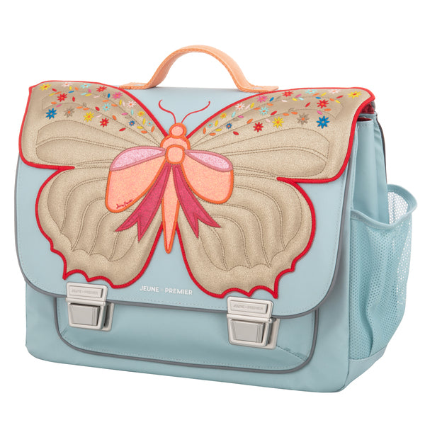 Trendy schoolbag for children from 6 to 8 years old. The bags were inspired by the leather school bags from the old days but with all the modern functionalities that make them timeless classics.