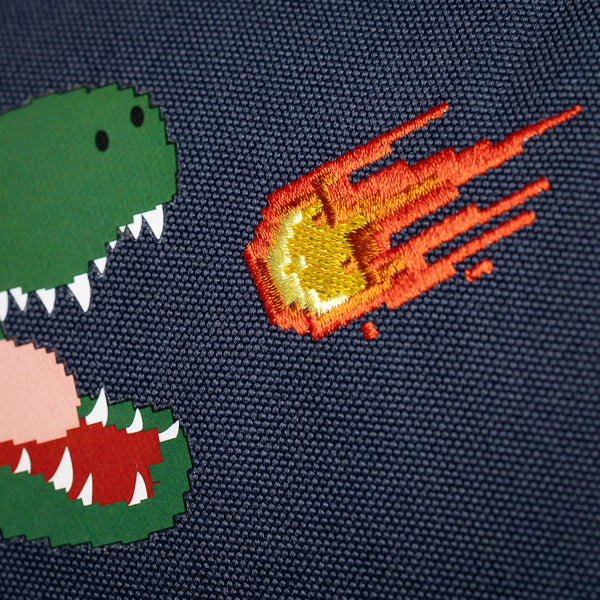 A plain pencil box, varnished with Jeune Premier designs, with a selection of elastic bands on the lid to store your favorite pens.