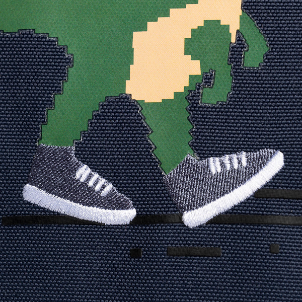 A plain pencil box, varnished with Jeune Premier designs, with a selection of elastic bands on the lid to store your favorite pens.