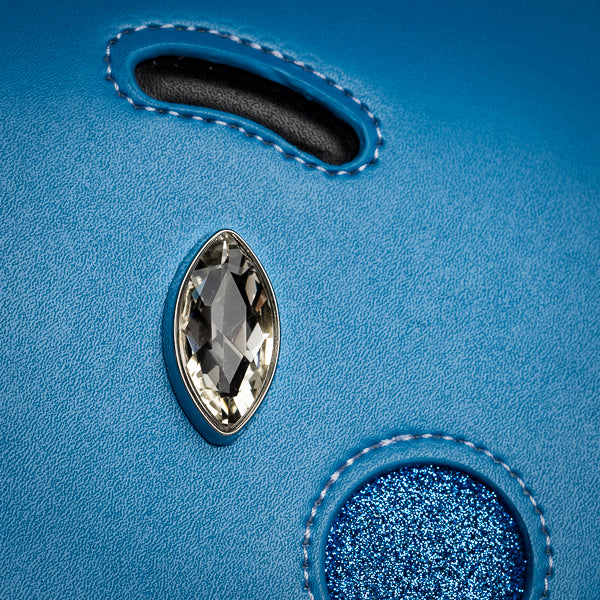 Ergomaxx BFF Blue. Ergonomic, trendy backpack for children from 6 years. Looking for a bag with beauty and brains? The load-bearing system transfers 50% of the weight to the hips.