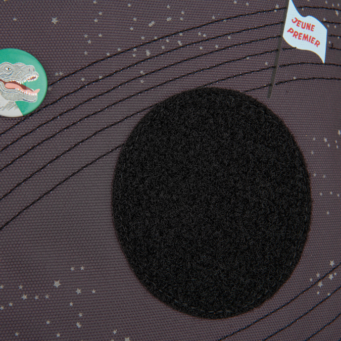 Discover the Jeune Premier Ergomaxx, the most ergonomic backpack in the world for boys aged 6 to 10. The Space Invaders print is ideal for boys fascinated by space.