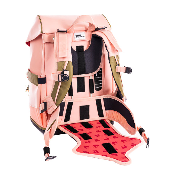 Ergomaxx BFF Pink. Ergonomic, trendy backpack for children from 6 years old. Looking for a bag with beauty and brains? The load-bearing system transfers 50% of the weight to the hips.