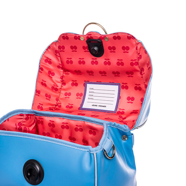 Ergomaxx BFF Blue. Ergonomic, trendy backpack for children from 6 years. Looking for a bag with beauty and brains? The load-bearing system transfers 50% of the weight to the hips.