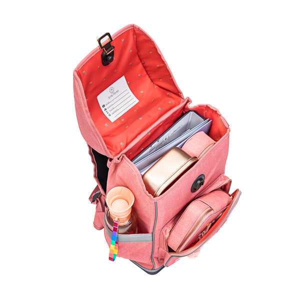 Discover the Ergomaxx, the most ergonomic and durable backpack in the world for girls aged 6 to 10. The Pegasus print is ideal for rainbow and unicorn lovers.