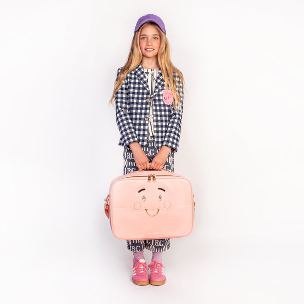 A trendy back-and-forth suitcase for kids of all ages. This suitcase grows with you through every stage of life—perfect for baby clothes, sleepovers, and later, storing your favorite toys!