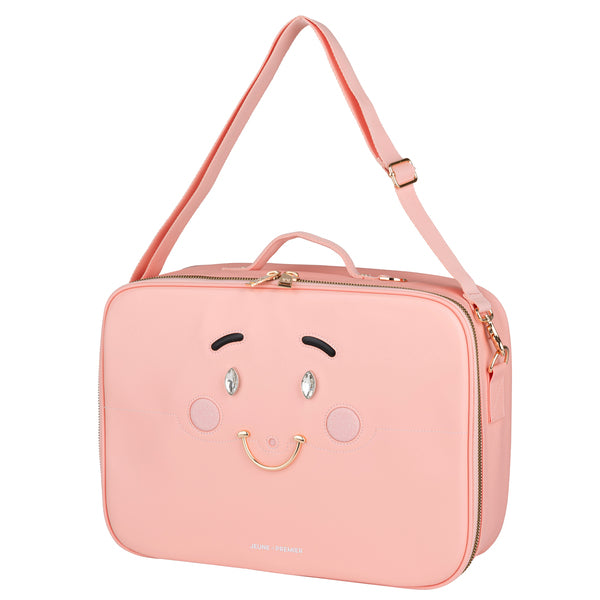 A trendy back-and-forth suitcase for kids of all ages. This suitcase grows with you through every stage of life—perfect for baby clothes, sleepovers, and later, storing your favorite toys!